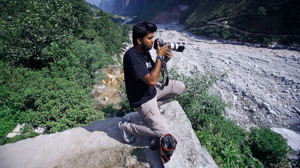 PHOTO: Reuters photographer Danish Siddiqui covers the monsoon floods and landslides in the upper reaches of Govindghat, India, June 22, 2013.