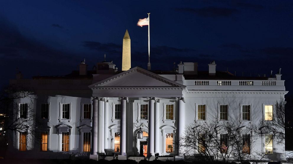 FOTO: Casa Albă văzută din Parcul Lafayette înainte de cea de-a 59-a ceremonie de inaugurare prezidențială, 20 ianuarie 2021, la Washington, DC
