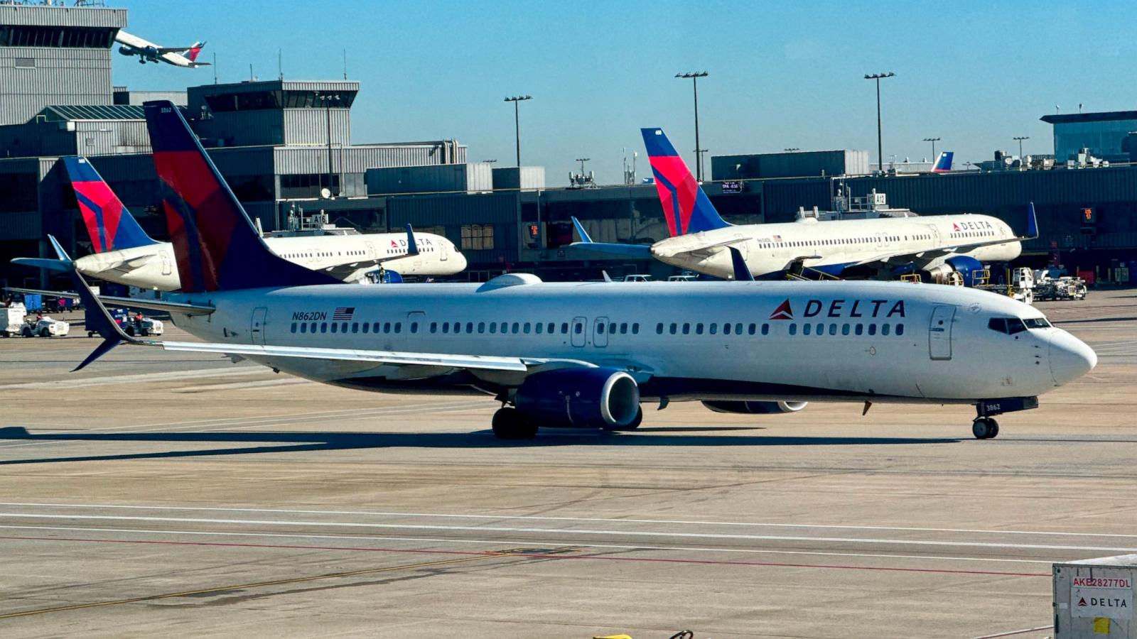 Delta flight carrying 270 diverted to remote Canadian town - ABC News