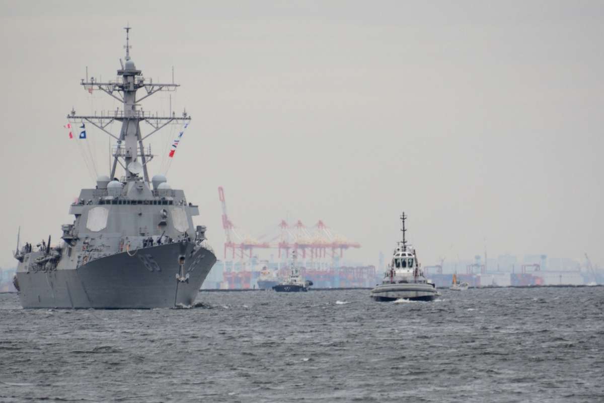 PHOTO: The Arleigh-Burke class guided-missile destroyer USS McCampbell (DDG 85) returns to Fleet Activities Yokosuka (FLEACT) following its patrol of the U.S. 7th Fleet area of responsibility on Oct. 5, 2015.