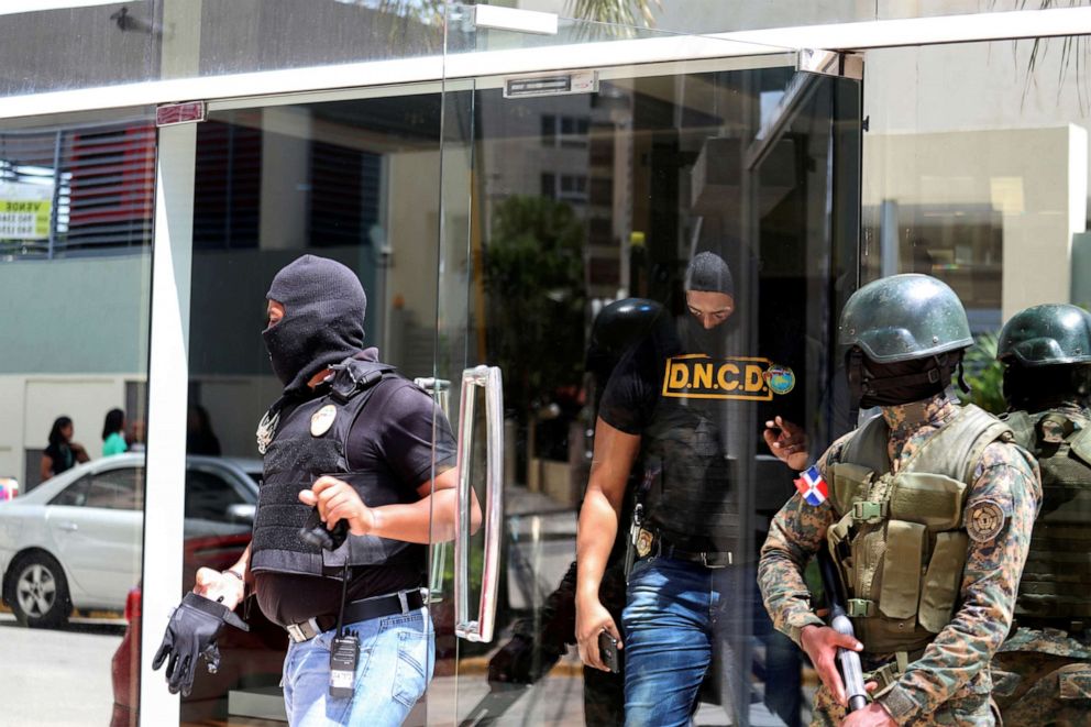 PHOTO: Members of the National Army, National Directorate of Drug Control (DNC) and Public Ministry raid the properties of Cesar Emilio Peralta accused of running a drug trafficking ring in Santo Domingo, Dominican Republic, on Tuesday, Aug. 20, 2019