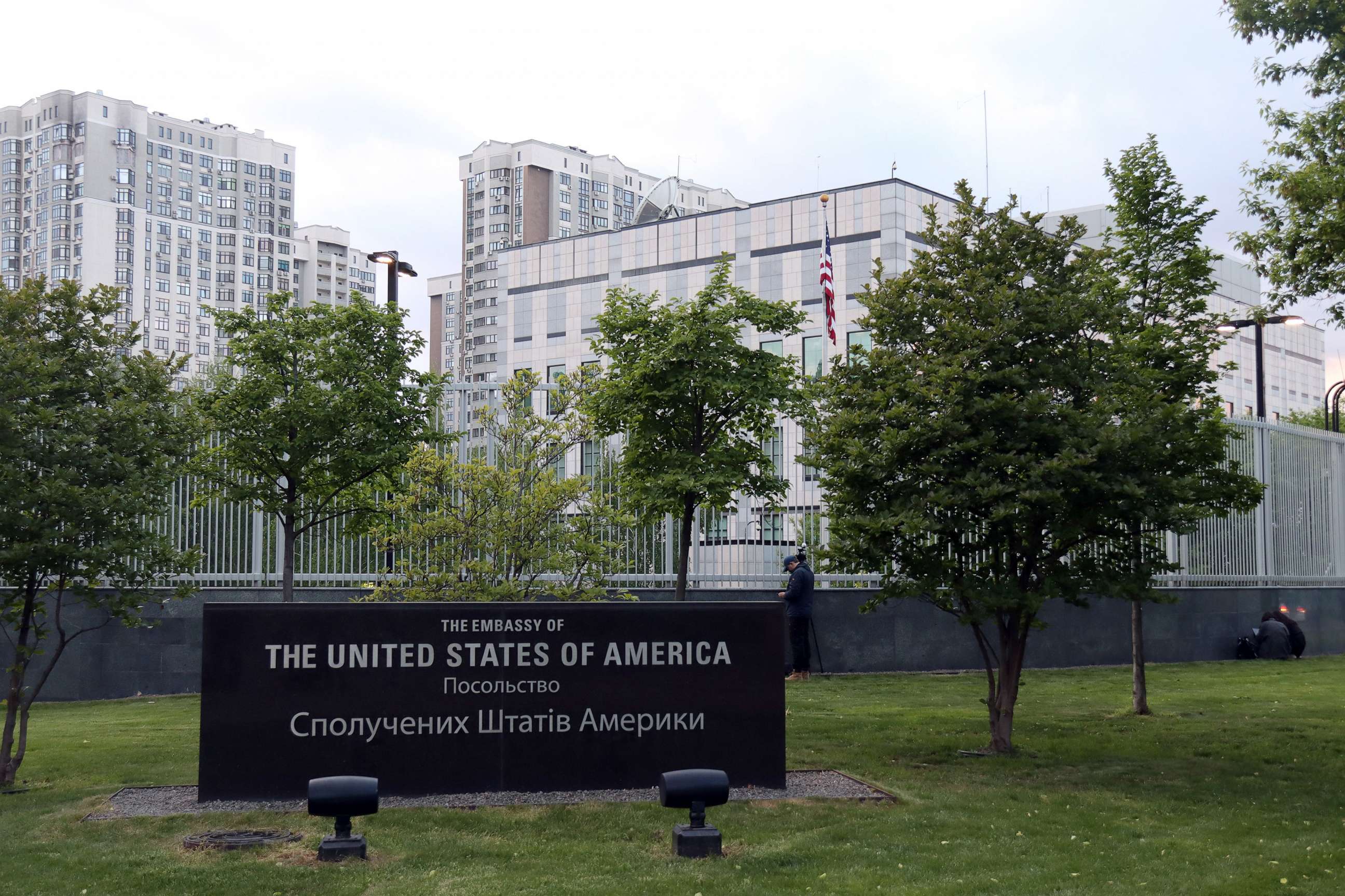 PHOTO: The U.S. Embassy resumes its work after a three-month break due to the Russia's full-scale invasion of Ukraine, in Kyiv, Ukraine, May 18, 2022.