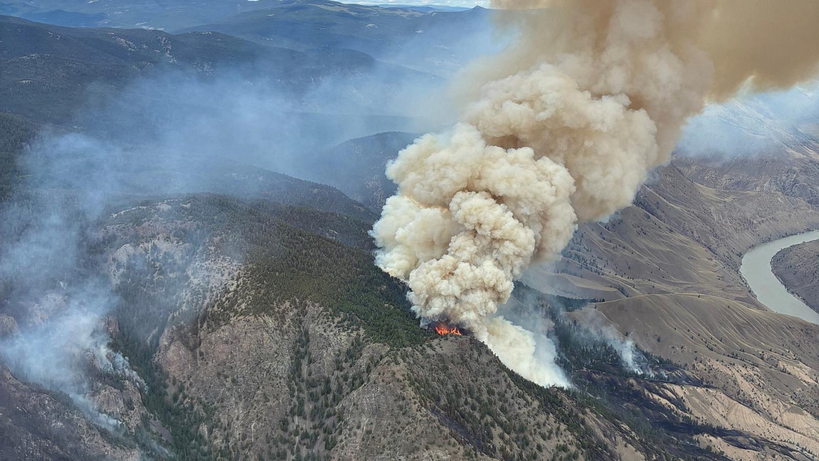 Canadian wildfire smoke descends on US, spreading from Great Lakes to New England