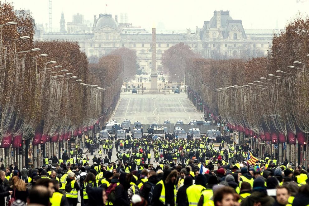 'Yellow vest' protests in France draw fewer demonstrators ...