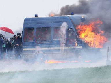 Violent clash between French police, demonstrators at anti-reservoir protest