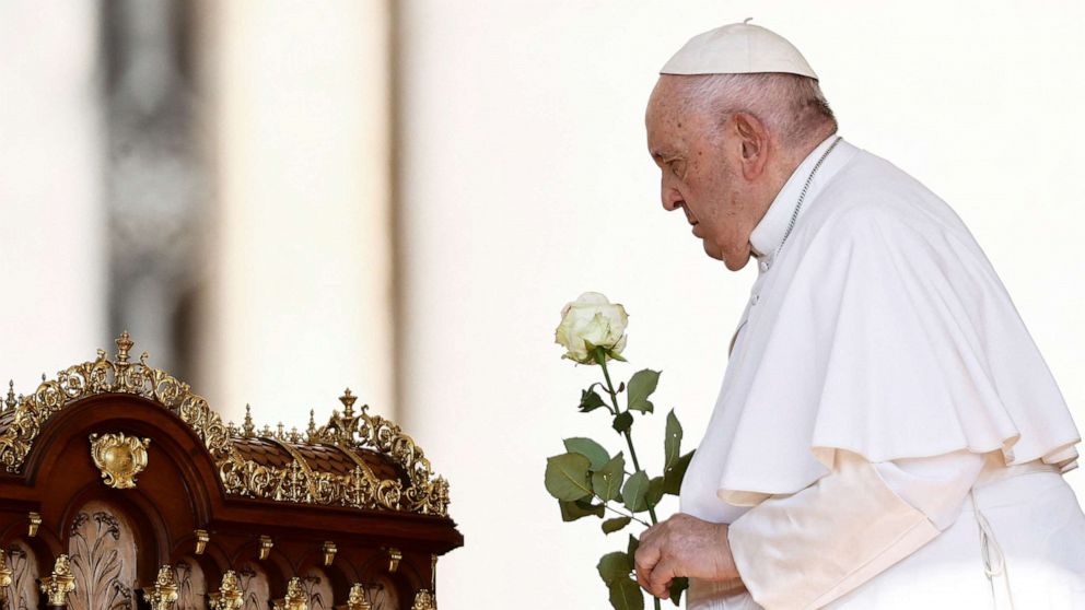 „Gut verbrachte“ Nacht des Papstes nach Blinddarmentfernung in Rom