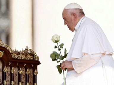 Pope's night 'passed well' after intestinal surgery in Rome