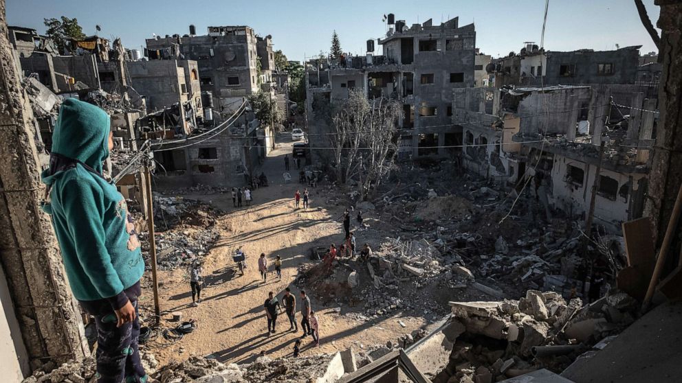 PHOTO: Palestinians return to the rubble of their destroyed homesin Beit Hanoun, Gaza, four days after the ceasefire between Israel and Hamas, May 24, 2021.