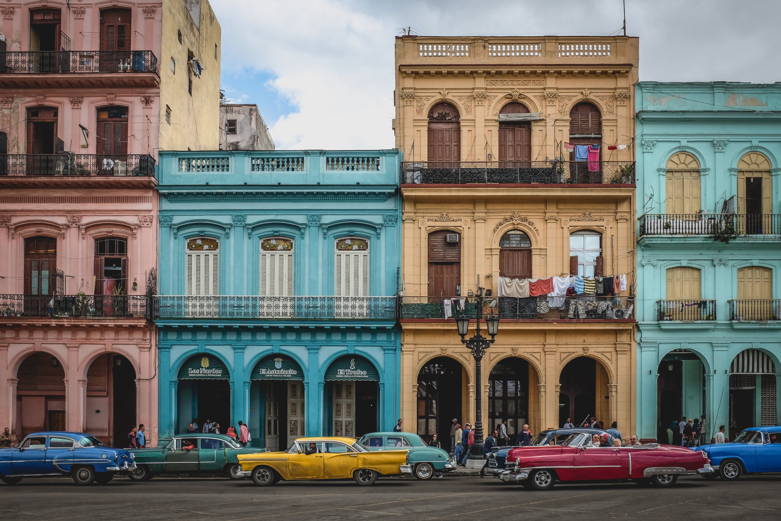 PHOTO: Colonial buildings appear in this undated photo of old Havana, with many colorful old american cars driving along the road.