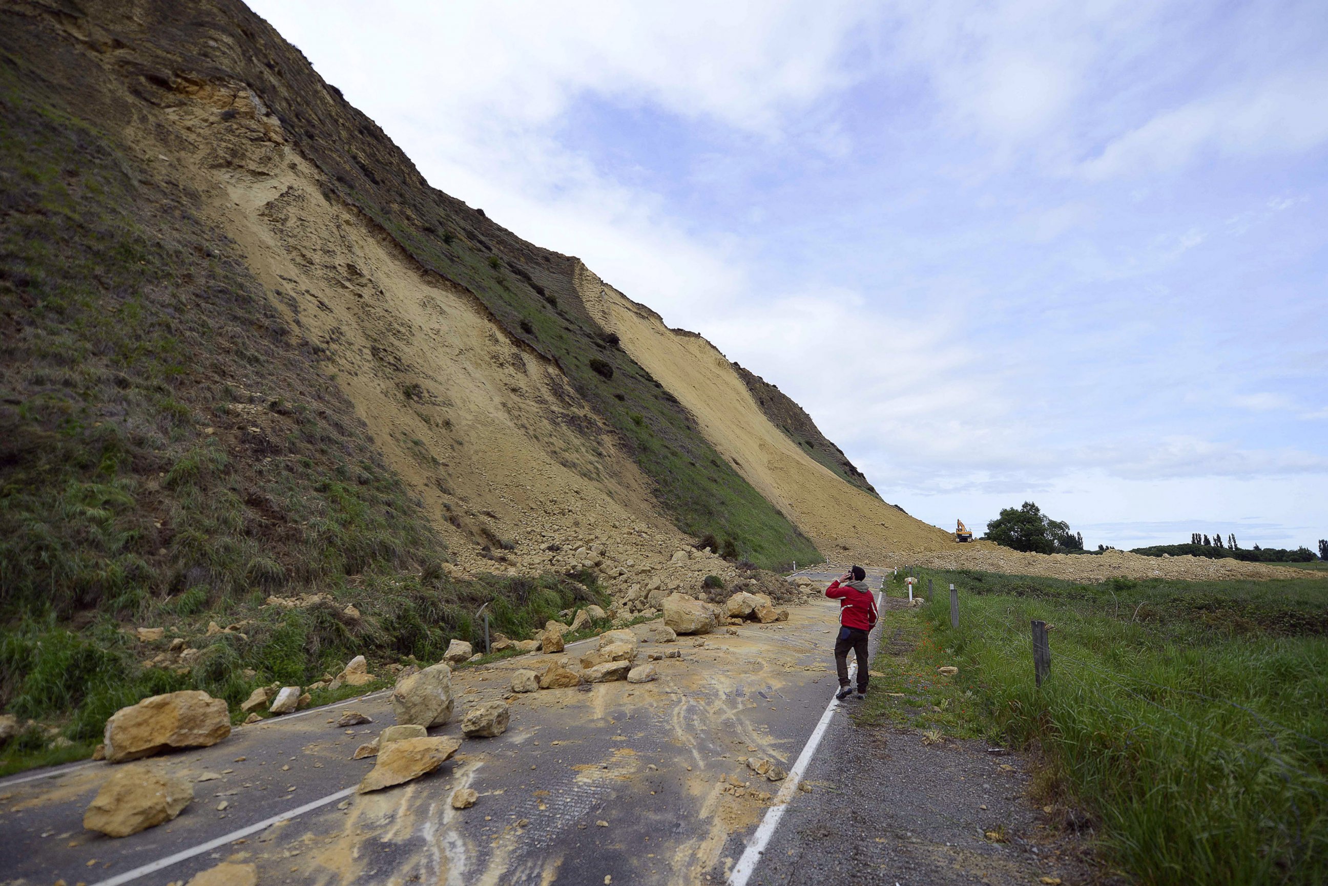 PHOTO: A landslide caused by the earthquake blocks Rotherham Road, 68 miles north of Christchurch, Nov. 14, 2016 in Waiau, New Zealand. 