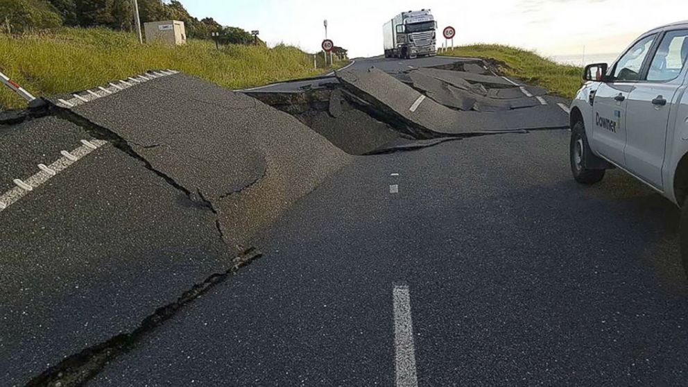 New Zealand Quake Leaves at Least 2 Dead, More Than 1,000 Stranded ...