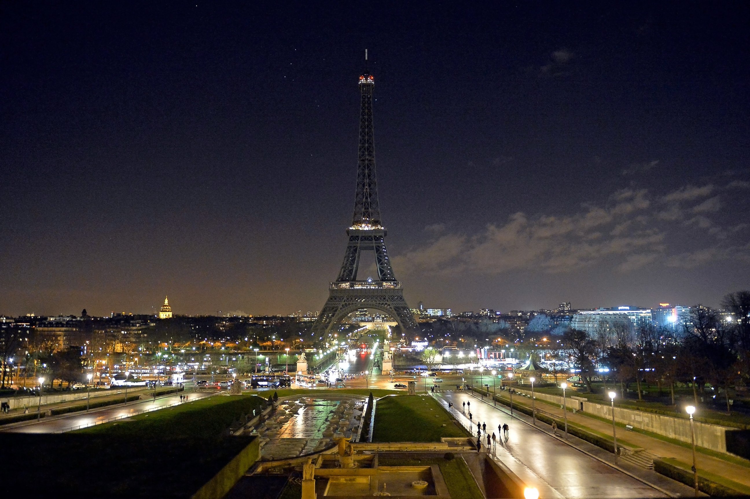 PHOTO: As a tribute for the victims of yesterday's terrorist attack, the lights of the Eiffel Tower were turned off for five minutes at 8pm local time,  Jan. 8, 2015 in Paris, France. 