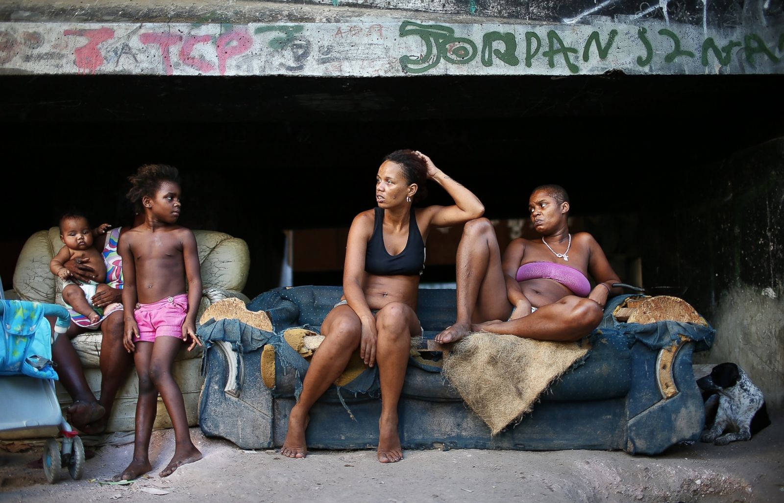 Life In The Favelas Of Rio De Janeiro Abc News 
