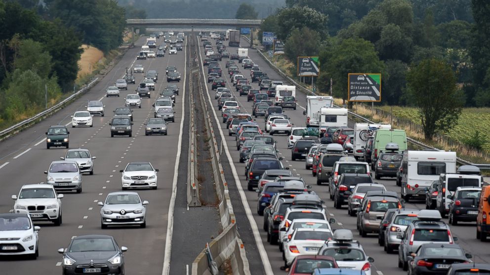 PHOTO: Motorists drive in traffic on the A7 motorway, Aug. 1, 2015, between Vienne and Valence, southeastern France. 