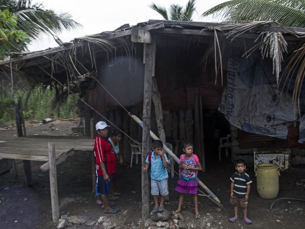 PHOTO: Residents of Boca de Pascuales community are evacuated by local authorities before the arrival of hurricane Patricia in Colima State, Mexico, Oct. 22, 2015.