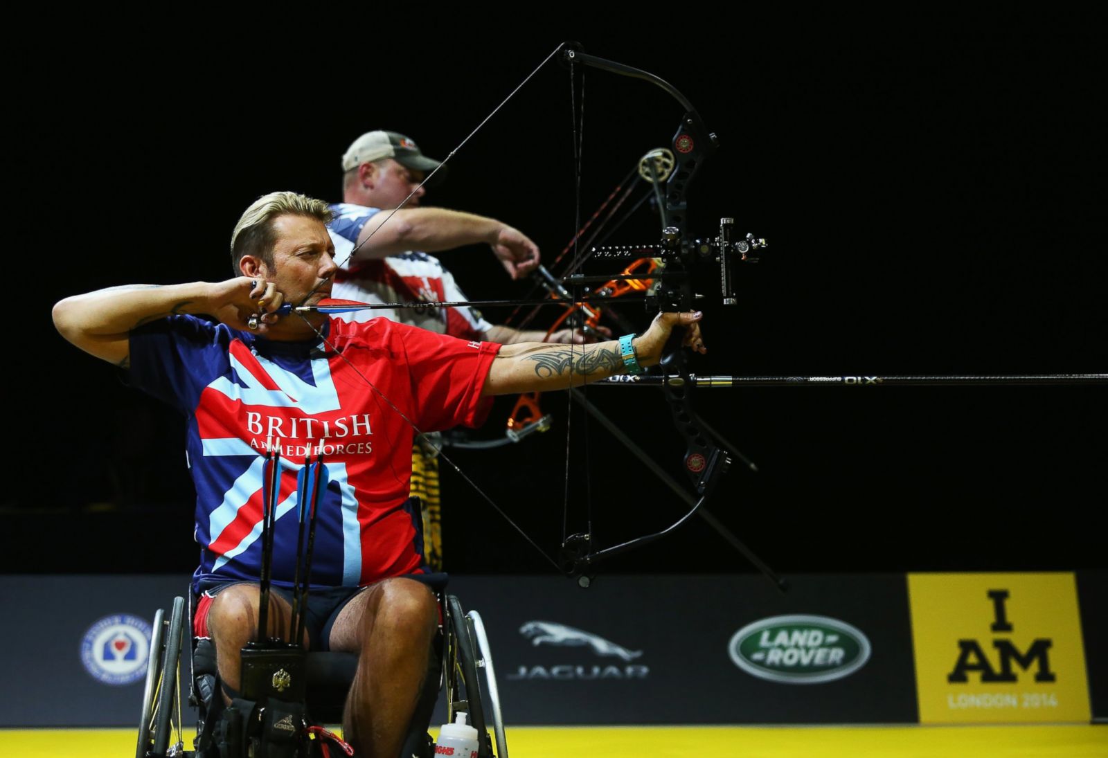 INSPIRATIONAL INVICTUS GAMES COUPLE WOLF AND KATRIEN WIN LAND ROVER 'ABOVE  AND BEYOND' AWARD