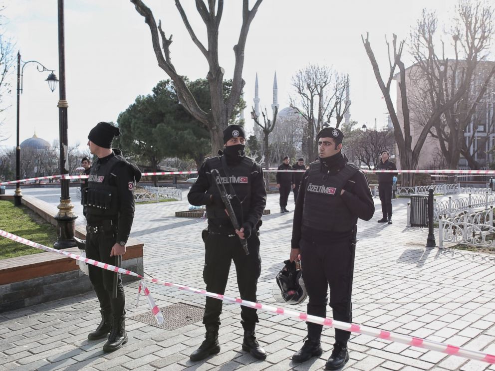 PHOTO: Turkish police secure the area after an explosion in the central Istanbul Sultanahmet district on Jan. 12, 2016 in Istanbul, Turkey.