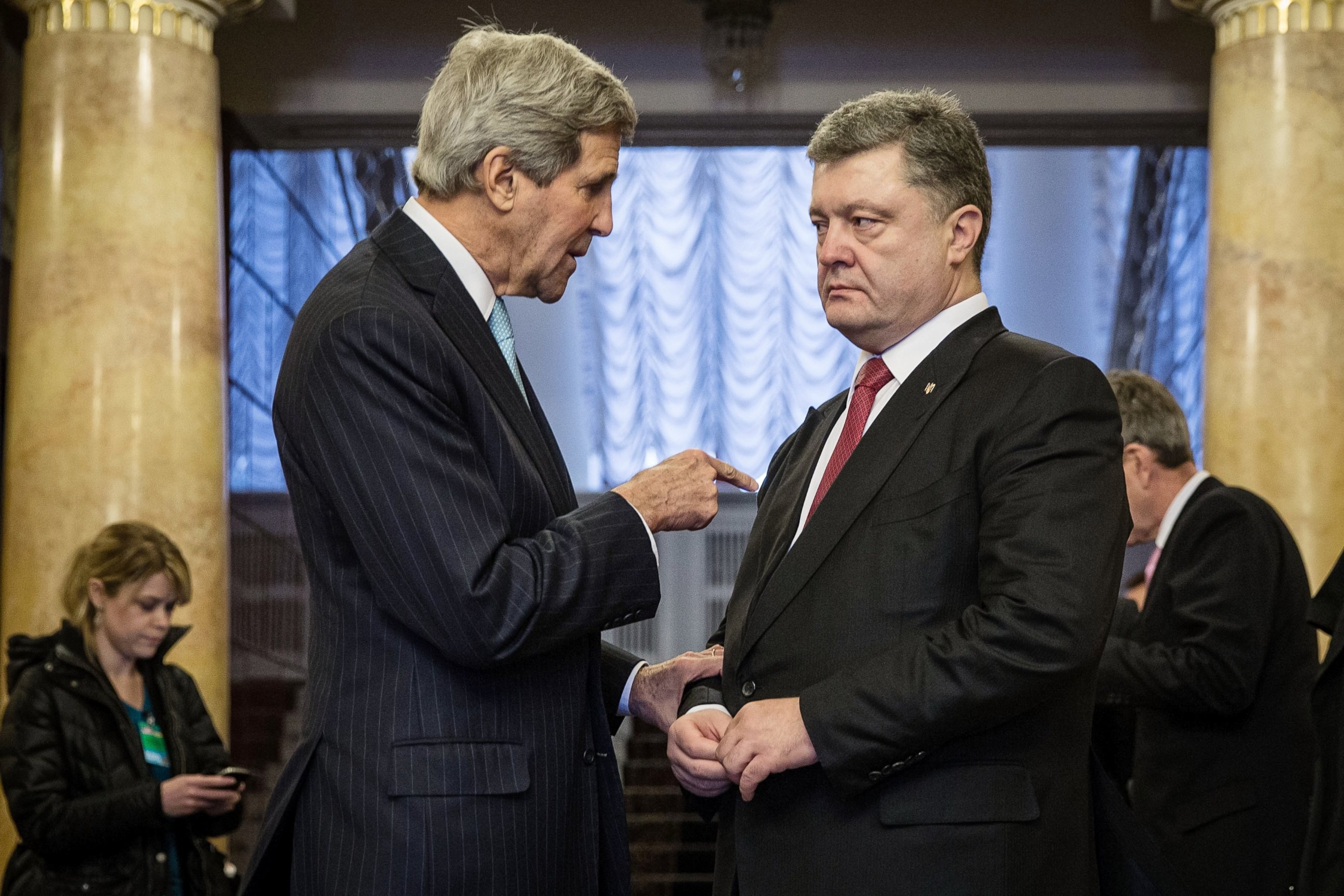PHOTO: Secretary of State John Kerry and Ukrainian President Petro Poroshenko talk after their press conference on Feb. 5, 2015 in Kiev, Ukraine.