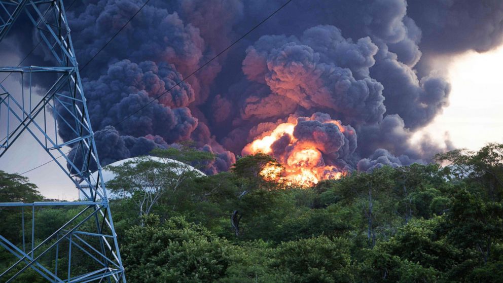 A second fuel storage tank explodes at the Puma Energy plant in Puerto Sandino, Nicaragua, August 18, 2016.