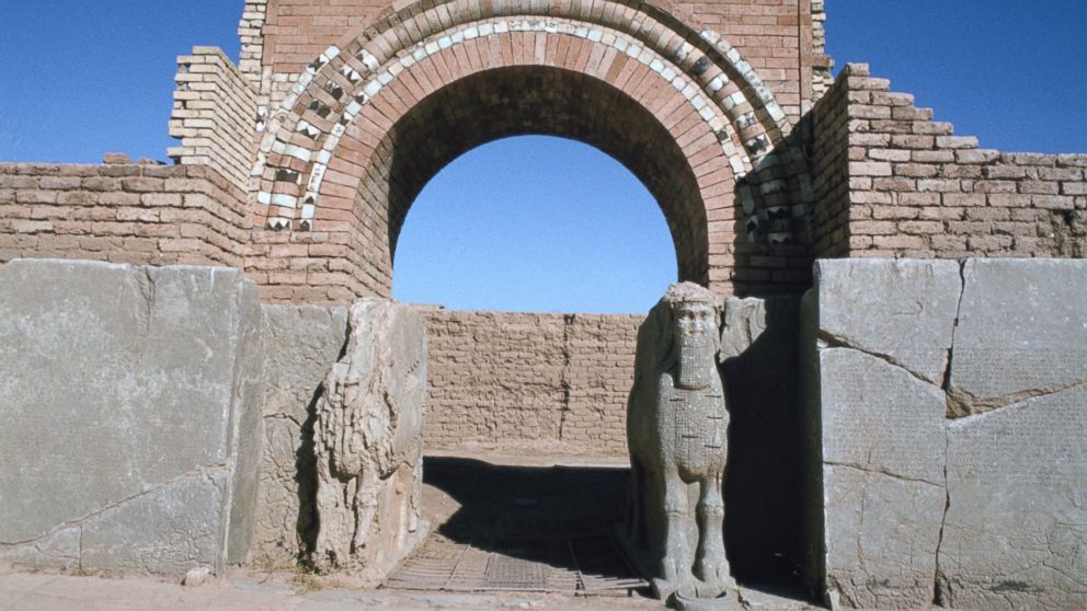 PHOTO: A gate at the Northwest Palace in Nimrud, Iraq, 1977.