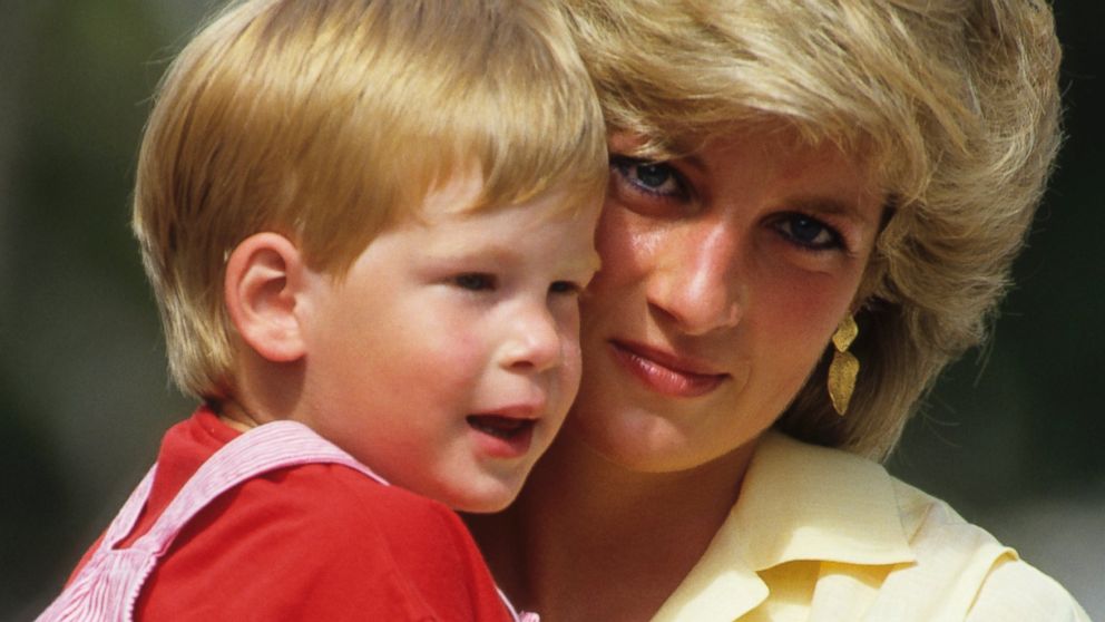 PHOTO: Diana, Princess of Wales with Prince Harry on holiday in Majorca, Spain on Aug. 10, 1987.