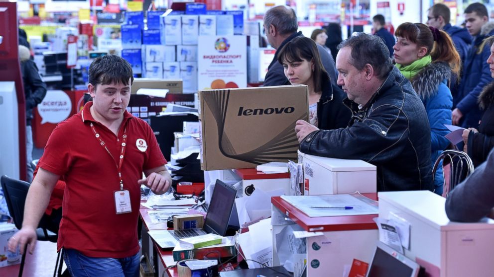 Russia's Ruble Collapse Sparks Shopping Frenzy - ABC News