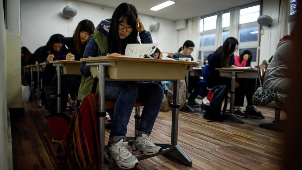 PHOTO: Students sit the annual Scholastic Aptitude Test at a Poongmun high school in Seoul, South Korea, Nov. 13, 2014. 