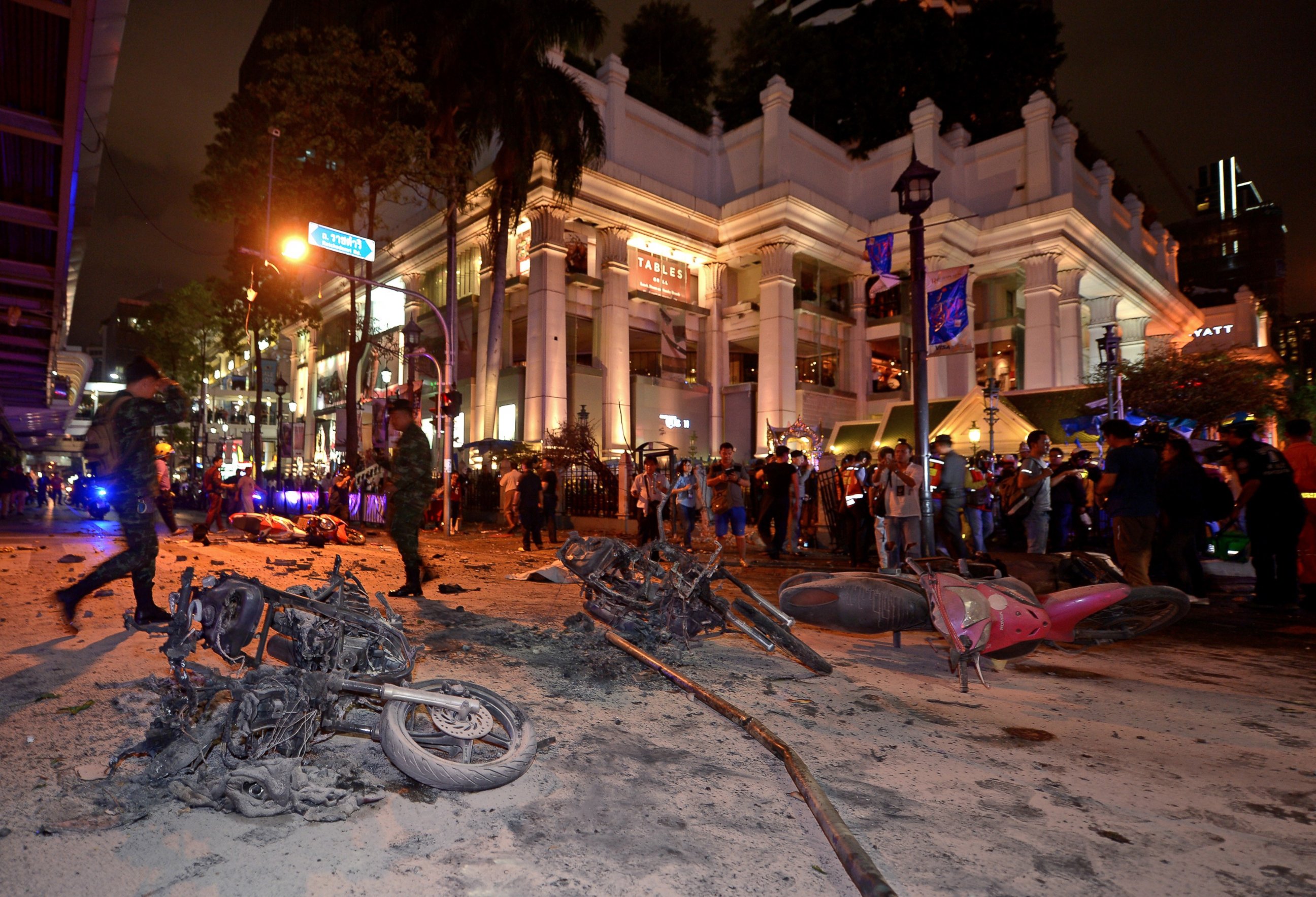 PHOTO: Thai soldiers inspect the scene after a bomb exploded outside the Erawan Shrine in central Bangkok late on Au. 17, 2015.