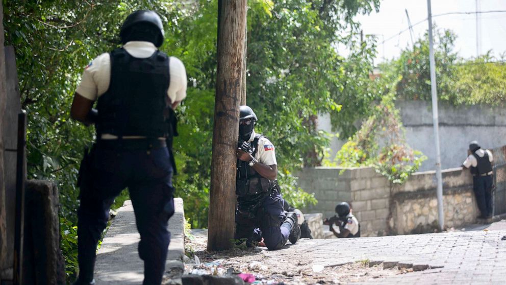 PHOTO: Police search the Morne Calvaire district of Petion Ville for suspects who remain at large in the murder of Haitian President Jovenel Moise in Port-au-Prince, Haiti, July 9, 2021.