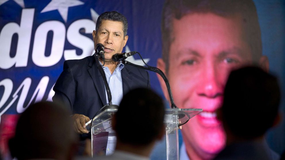 Venezuelan independent presidential candidate Henri Falcon speaks to supporters during a joint event with independent presidential candidate Luis Ratti, in Caracas, Venezuela, May 8, 2018. Ratti withdrew from the electoral contest on Tuesday and announced his support for Falcon, who has established himself as President Nicolas Maduro's main opponent in the presidential elections on May 20.