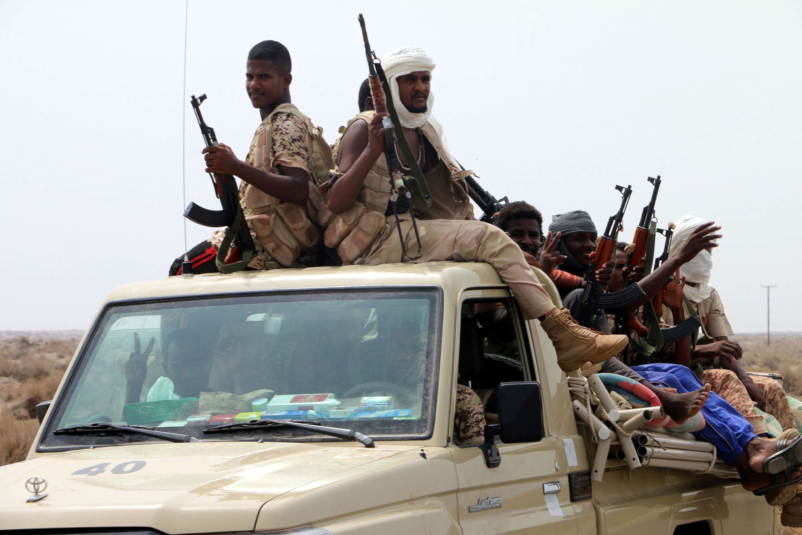 PHOTO: Sudanese forces fighting alongside the Saudi-led coalition in Yemen gather near the outskirts of the western port city of Hodeidah, Yemen, June 12, 2018.