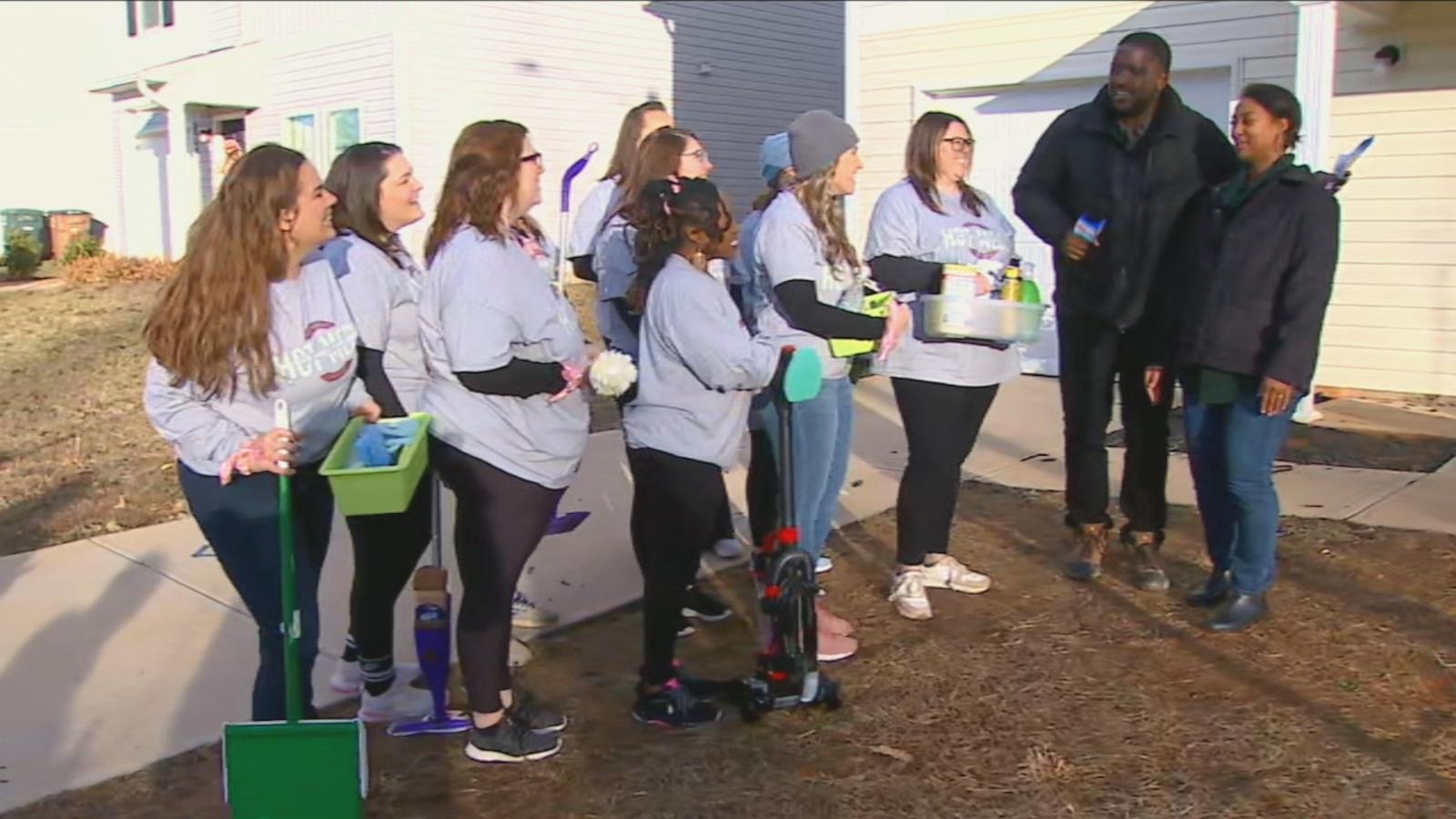 PHOTO: The "Hot Mess Express" group meets with Mariah Harris on "Good Morning America," Jan. 19, 2024.