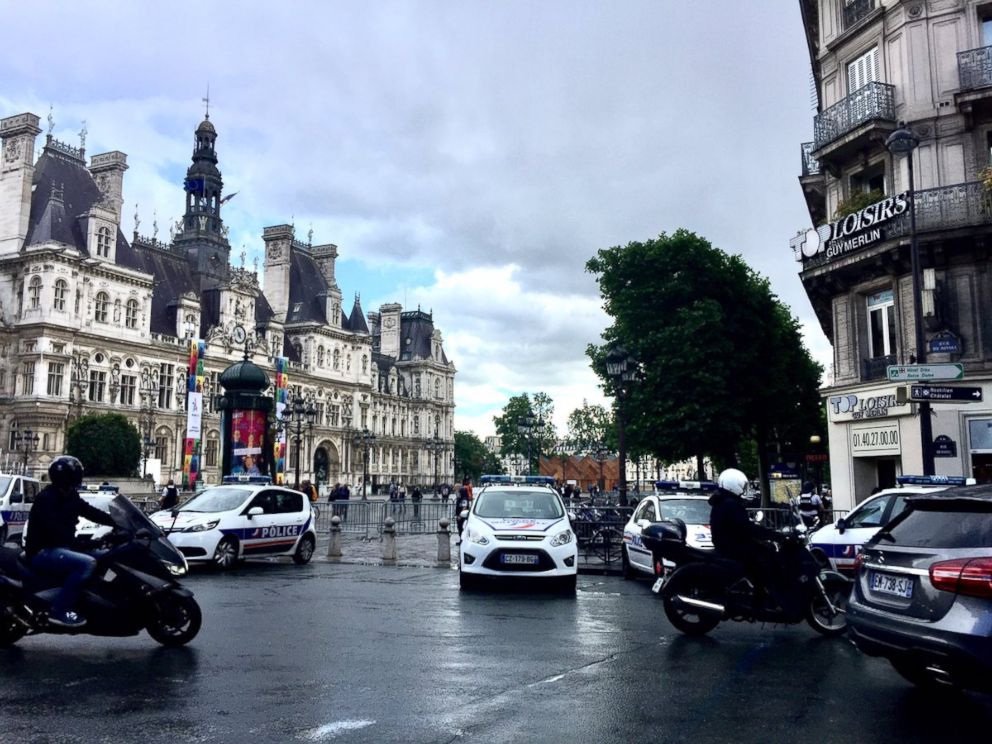 PHOTO: Paris Police in front of the Hotel De Ville after a man attacked a police officer at Notre-Dame Cathedral, June 6, 2017. 