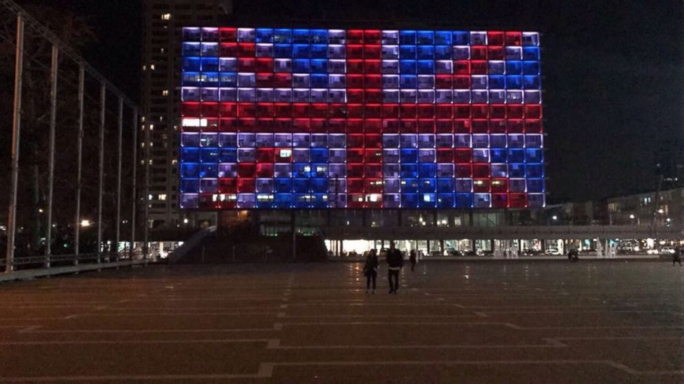 PHOTO: Israel's Tel Aviv City Hall is lit up in the Union Jack on March 22, 2017, to pay tribute to the victims of the London terror attack that happened earlier in the day. 