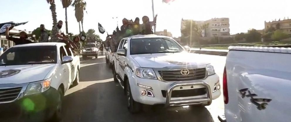 Isis toyota фары