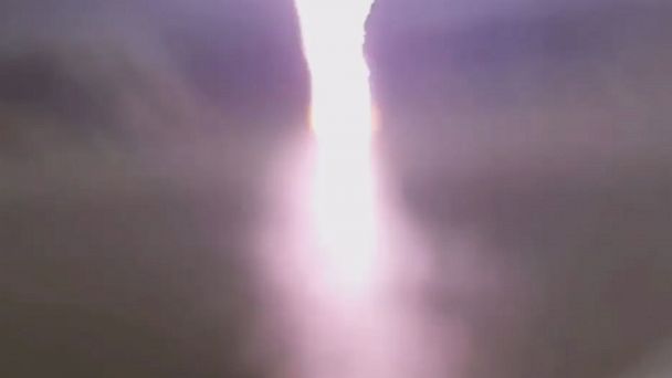 Dramatic Video Shows Friends Caught in Lightning Strike on Australian Bay -  ABC News