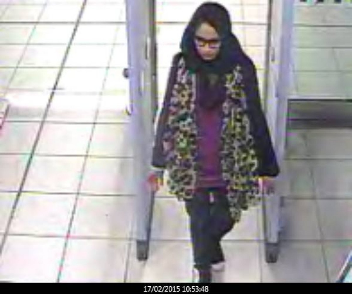 PHOTO: Scotland Yard released this image of Shamima Begum in Gatwick airport Feb. 17, purportedly on her way to the Middle East.