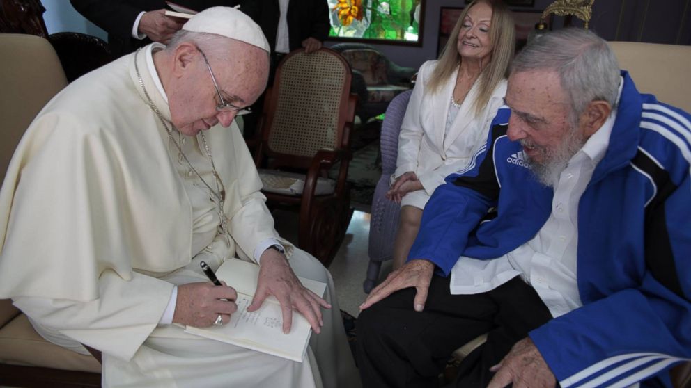 PHOTO: Pope Francis meets with former Cuban President Fidel Castro at Castro's resident in Havana, Sept. 20, 2015.