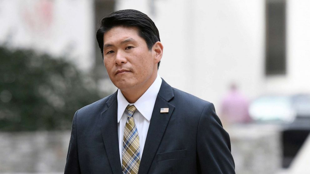 PHOTO: U.S. Attorney Robert Hur arrives at U.S. District Court in Baltimore on Nov. 21, 2019.