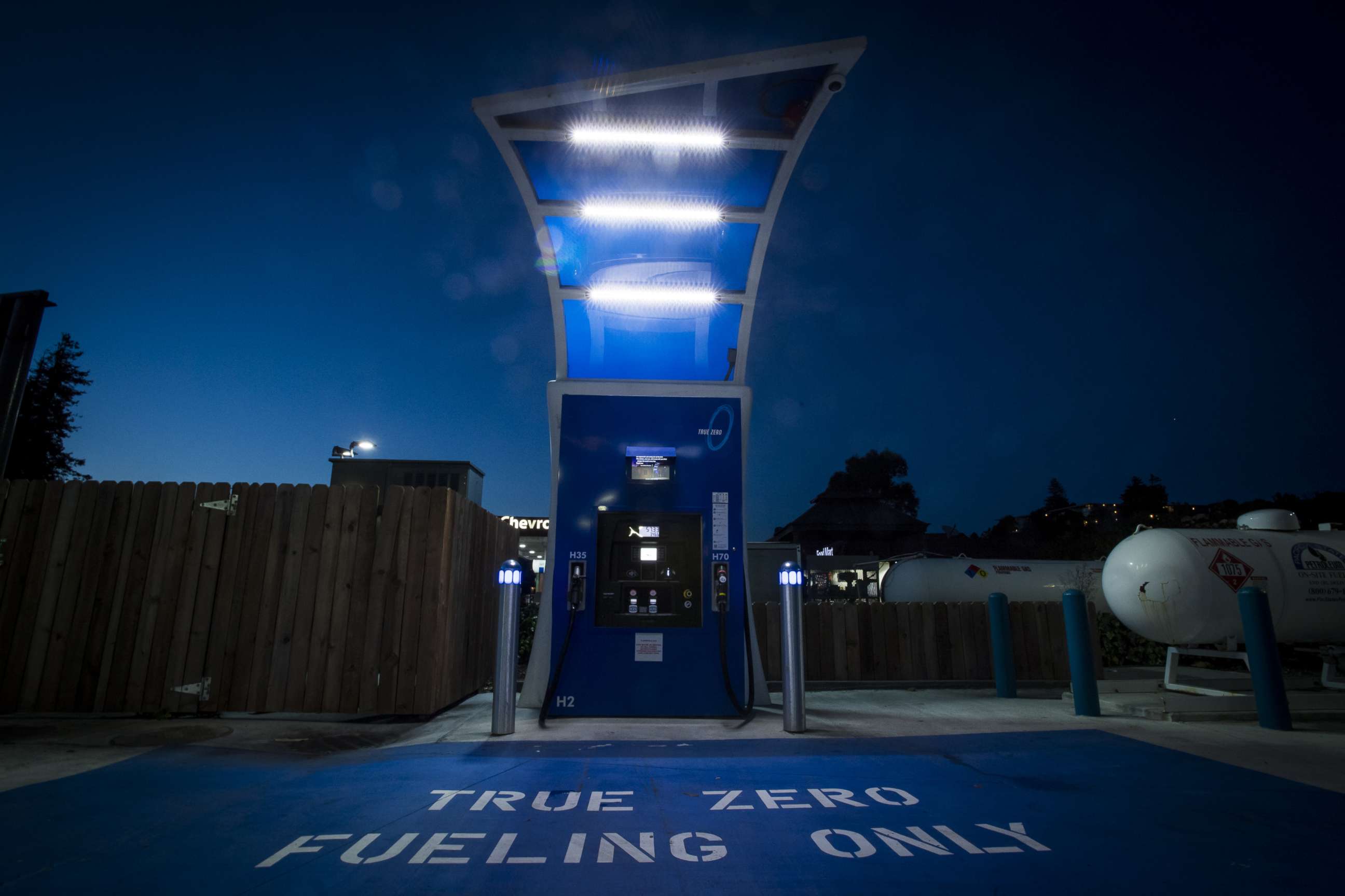 PHOTO: A TrueZero hydrogen fueling station stands in Mill Valley, Calif., on Feb. 23, 2018.