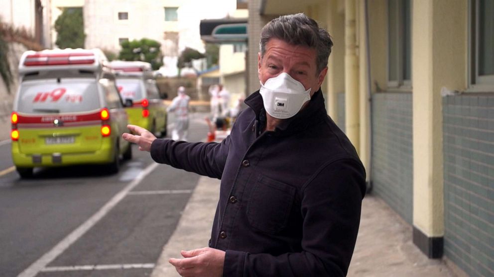 PHOTO: Ian Pannell, senior foreign correspondent for ABC News, reports on the COVID-19 outbreak in Daegu, South Korea.