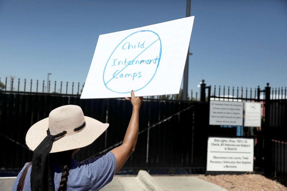PHOTO: Noelle Andrade and others protest the separation of children from their parents in front of the El Paso Processing Center, an immigration detention facility, at the Mexican border, June 19, 2018, in El Paso, Texas.
