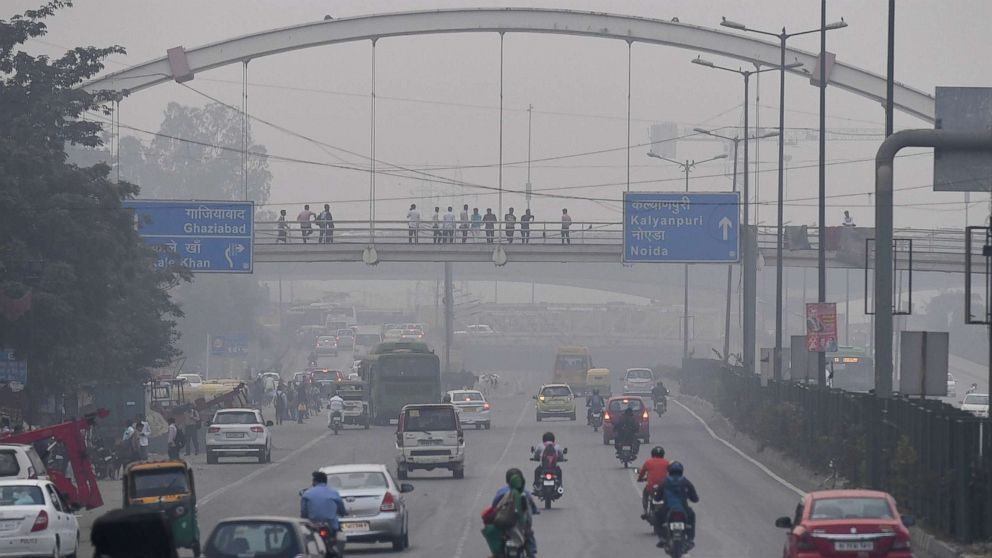 Severe Air Pollution Declared Public Health Emergency In Delhi India Abc News 2618