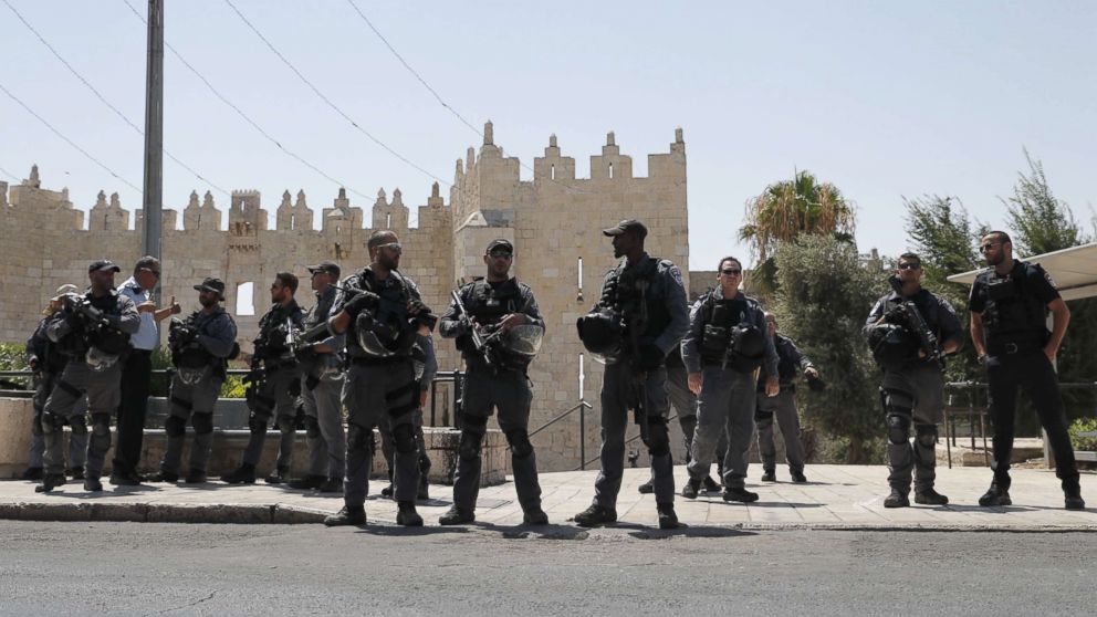2 Israeli police officers fatally shot in Jerusalem's Old City - ABC News