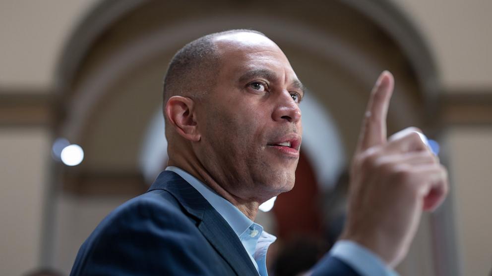 PHOTO: House Minority Leader Hakeem Jeffries speaks to the press at the U.S. Capitol, October 17, 2025 in Washington.