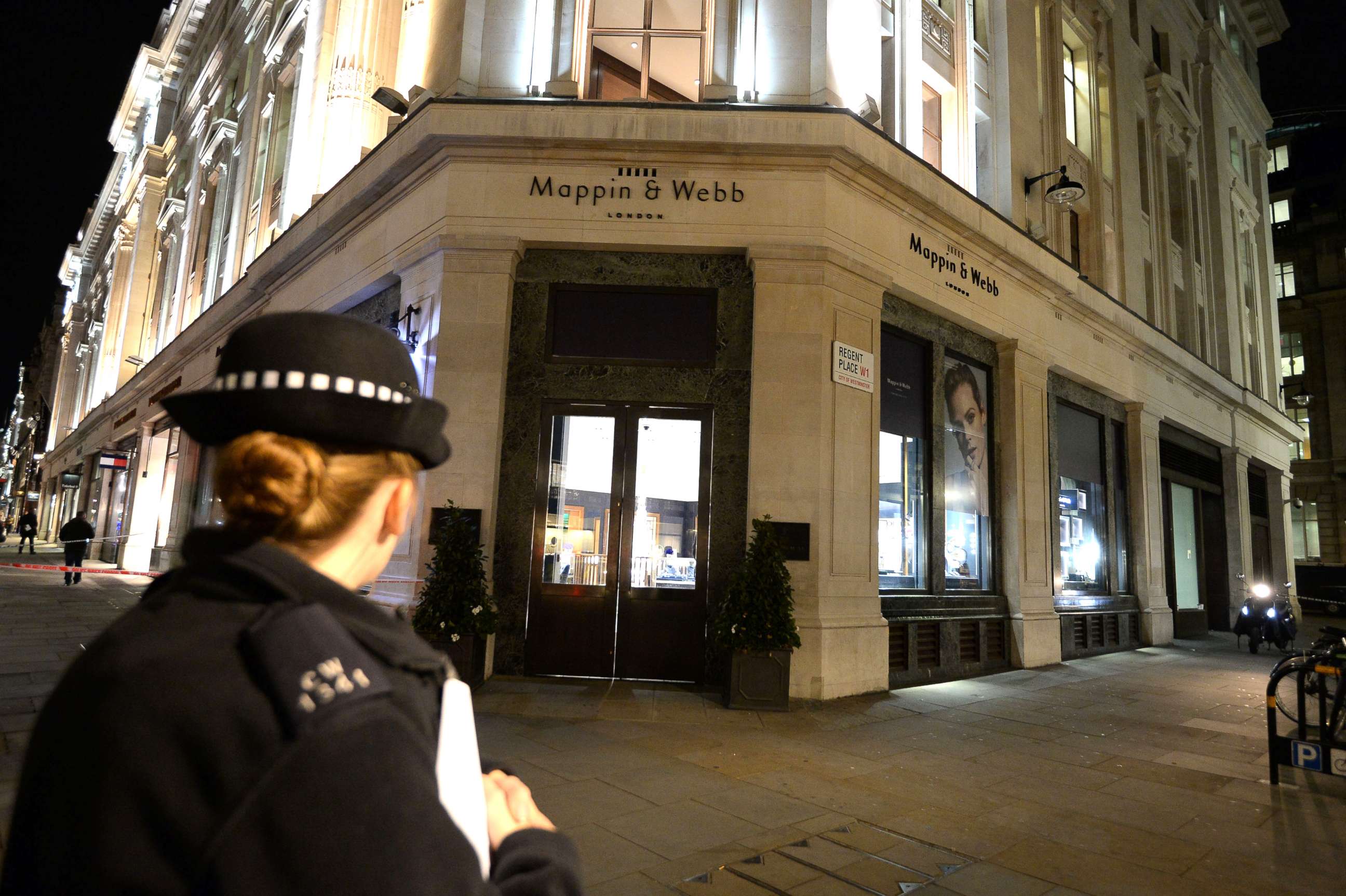 PHOTO: Damage shown in the Mappin and Webb jewelry store on Regent's Street, following a smash and grab raid, in central London, Oct. 9, 2017.
