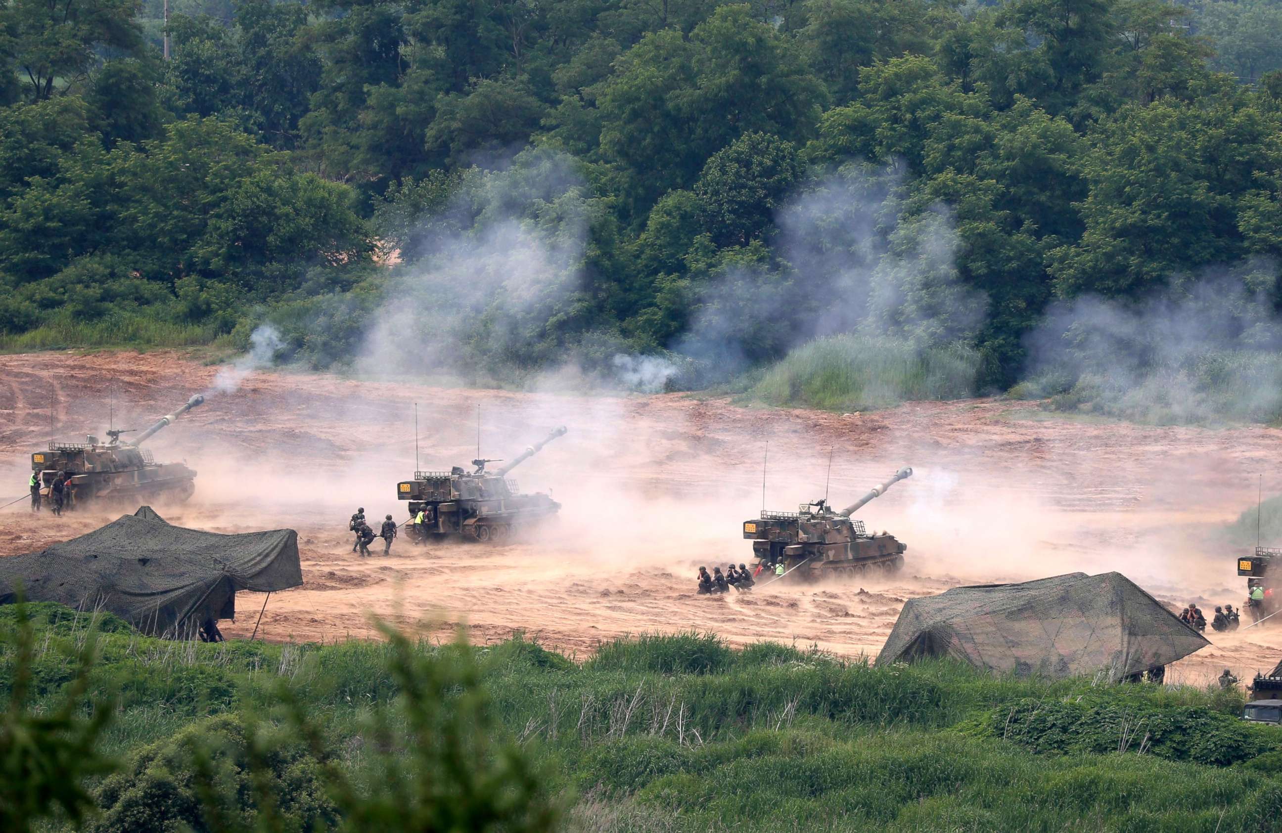PHOTO: South Korean K-55 self-propelled howitzers artillery participate in a defense exercise at the Mugeon-ri drill field near the Demilitarized Zone (DMZ) in Paju, Gyeonggi-do, South Korea, June 19, 2018.