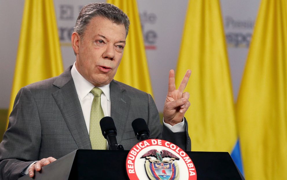 PHOTO: Colombia's President Juan Manuel Santos speaks during a news conference in Bogota, Colombia, Oct. 27, 2017.