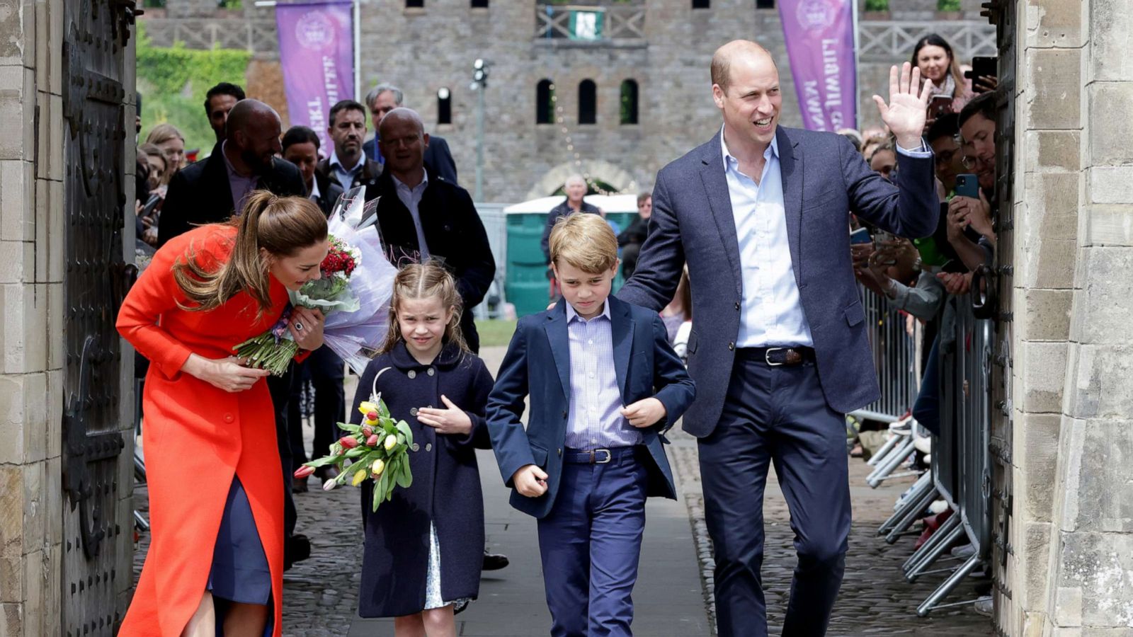 PHOTO: Catherine, Duchess of Cambridge, Princess Charlotte of Cambridge, Prince George of Cambridge and Prince William, Duke of Cambridge during a visit to Cardiff Castle, June 4, 2022 in Cardiff, Wales.