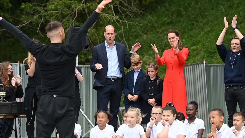 PHOTO: Prince William, Duke of Cambridge, Prince George of Cambridge, Princess Charlotte and Catherine, Duchess of Cambridge during a visit to Cardiff Castle, June 4, 2022, in Cardiff, Wales.